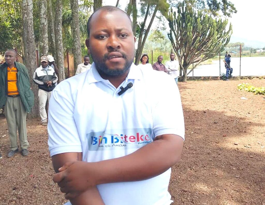Masisi : Prisca Luanda et Jacquemain Shabani représenté par Lwambo Mupfuni, assistent 60 familles de Bweremana touchées par le naufrage du bateau MERDI 3 img 20241229 0731493451893327057782891