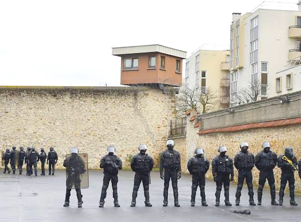 Insolite : Quand Prison Break devient réalité, des détenus cachent 45 iPhones et de la drogue dans des livraisons alimentaires à la prison de Fresnes en France 1 Compress_20250104_220134_4447