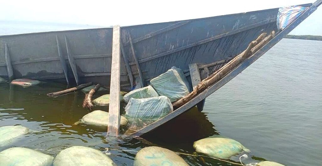 Nord-Kivu : naufrage sur le lac Édouard, des pirogues de pêcheurs et de l'ICCN à la rescousse des passagers 3 img 20250112 0718267744368809350621702