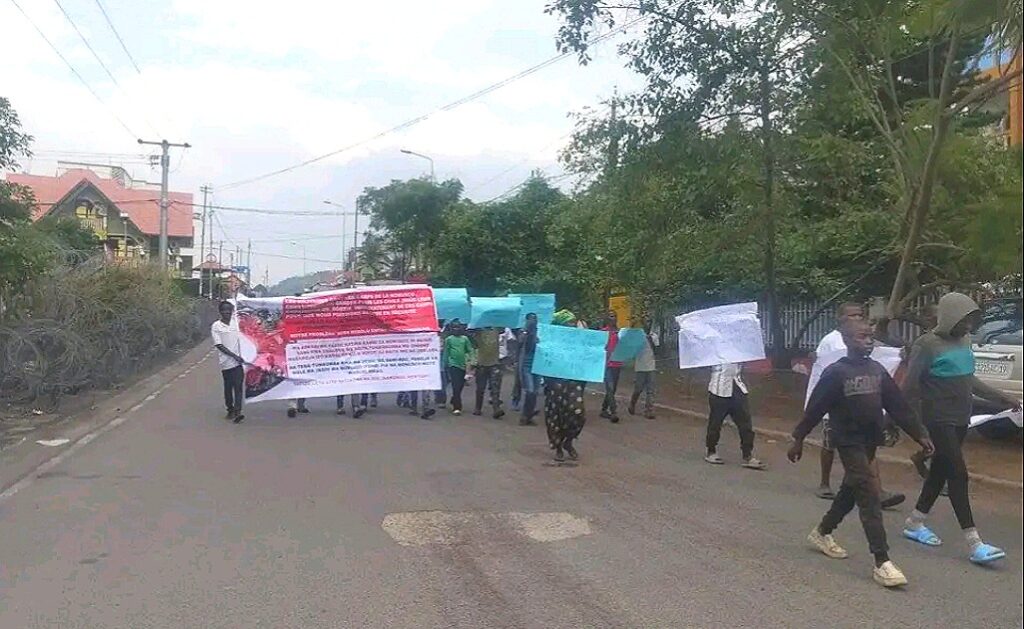 Nord-Kivu : le départ de la Monusco et de la SADC exigé par des manifestants à Goma, ville sous contrôle du M23 1 Compress_20250218_175248_8045