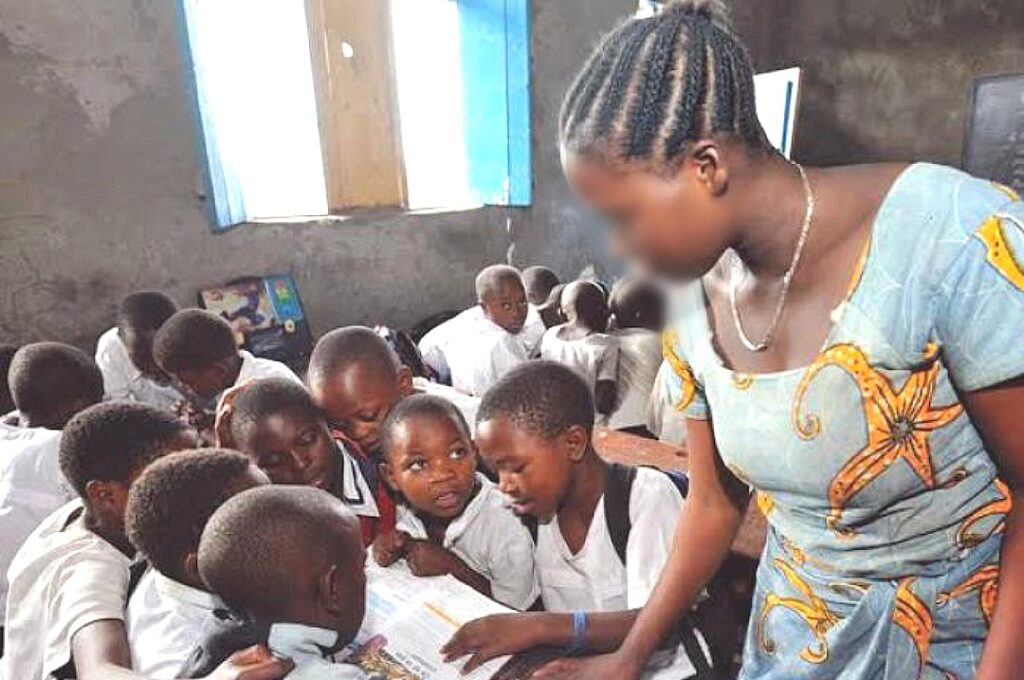 Nord-Kivu : toujours pas de reprise des cours à Rutshuru, enseignants et parents d'élèves campent sur leurs positions 1 Compress_20250220_134208_8070