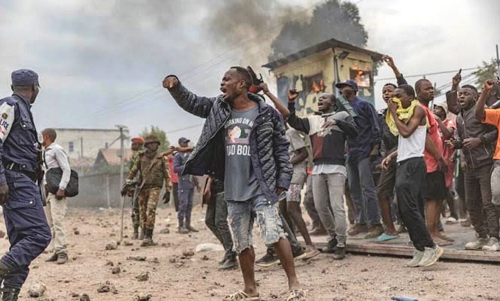 Bukavu : trois jeunes tués par balles après le lynchage d’un homme en tenue militaire 1 Compress_20250226_184936_6242