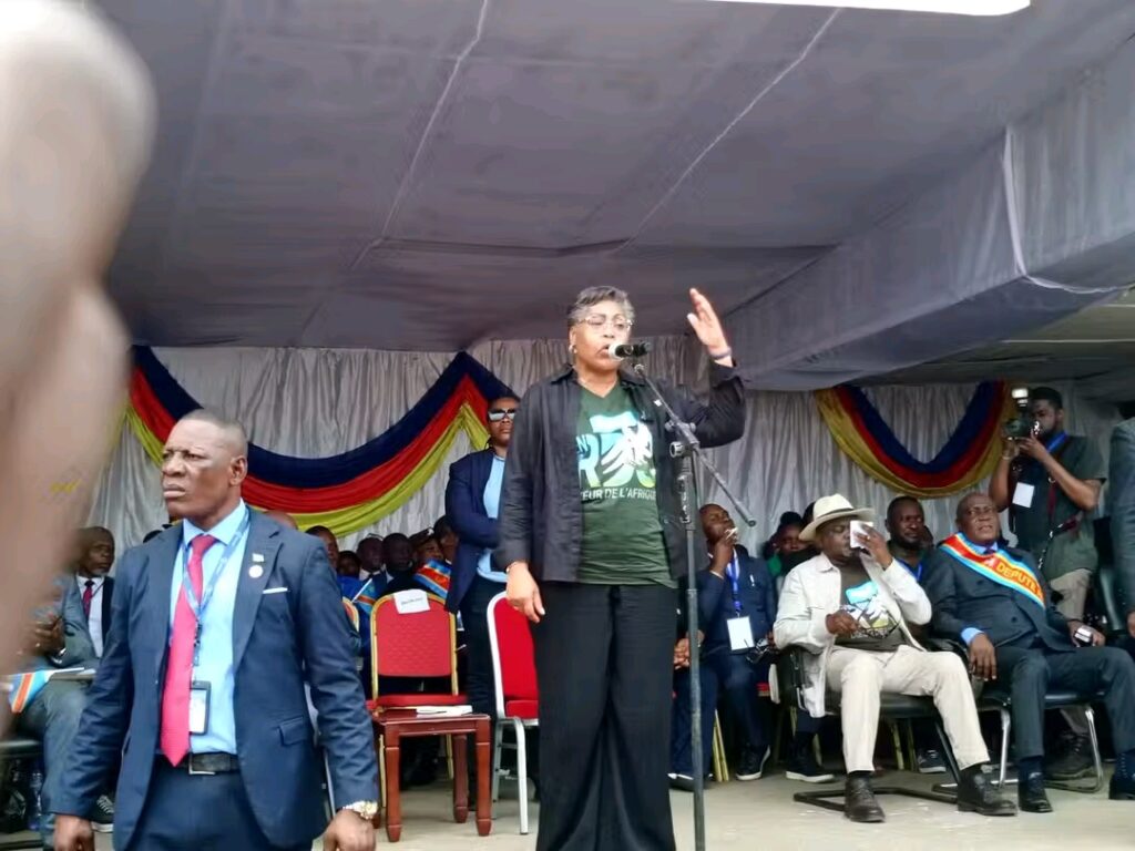 RDC : Judith Suminwa promet une revalorisation salariale pour policiers et militaires 1 1742284307161