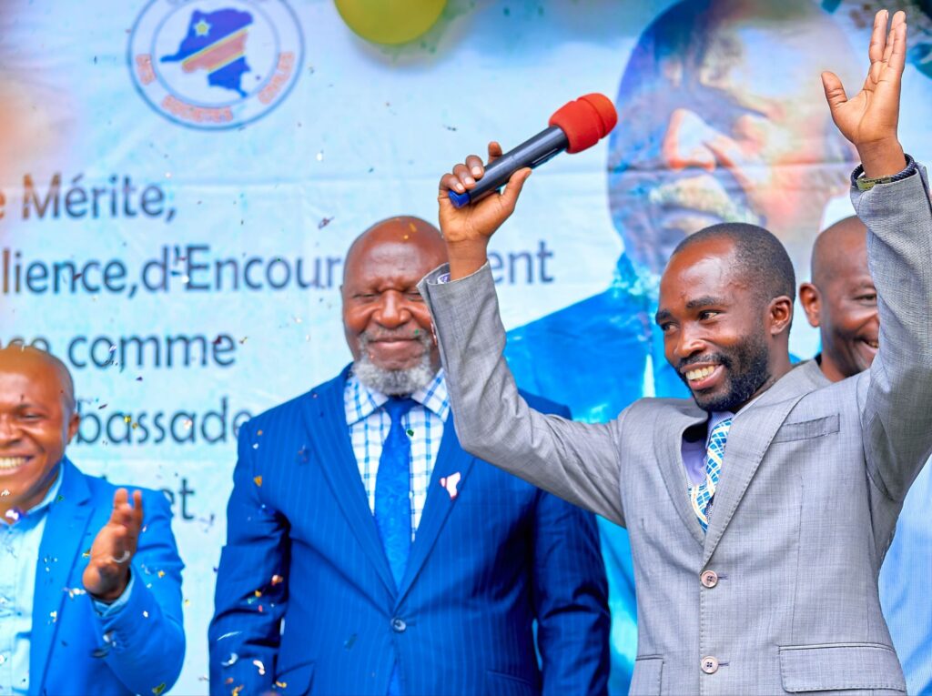 Nord-Kivu : L’Inspecteur Sosthène Shabishimbo honoré par 52 organisations de la société civile pour son engagement en faveur de l’éducation et de la paix 8 img 20250724 07175886436447762305819