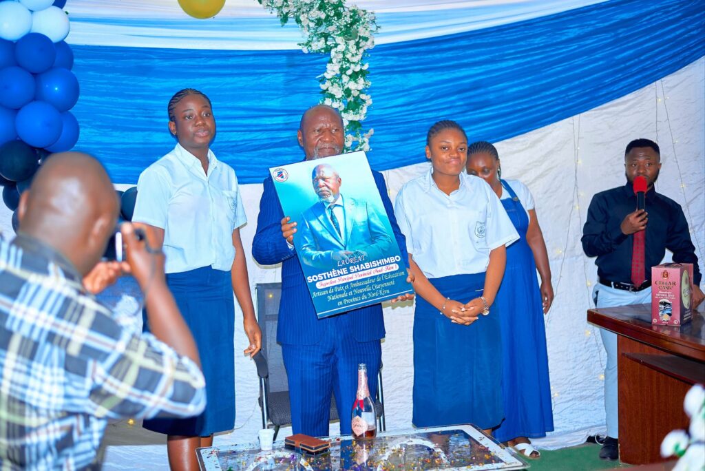 Nord-Kivu : L’Inspecteur Sosthène Shabishimbo honoré par 52 organisations de la société civile pour son engagement en faveur de l’éducation et de la paix 12 nic 85766892988147561926274
