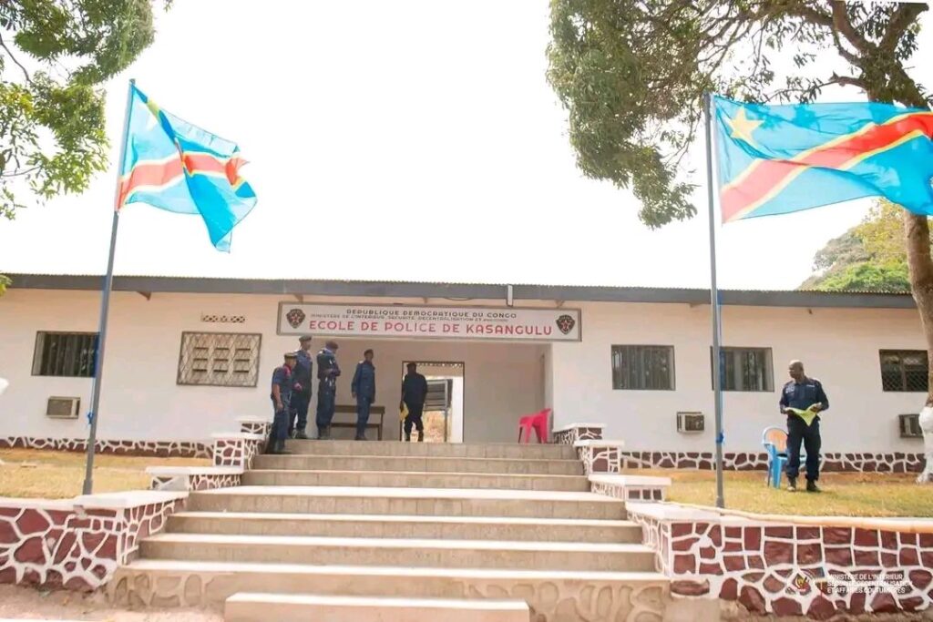 Réforme de la PNC : le VPM Jacquemain Shabani lance la formation de 700 nouvelles recrues à Kasangulu 5 17571877375295412403425096850983