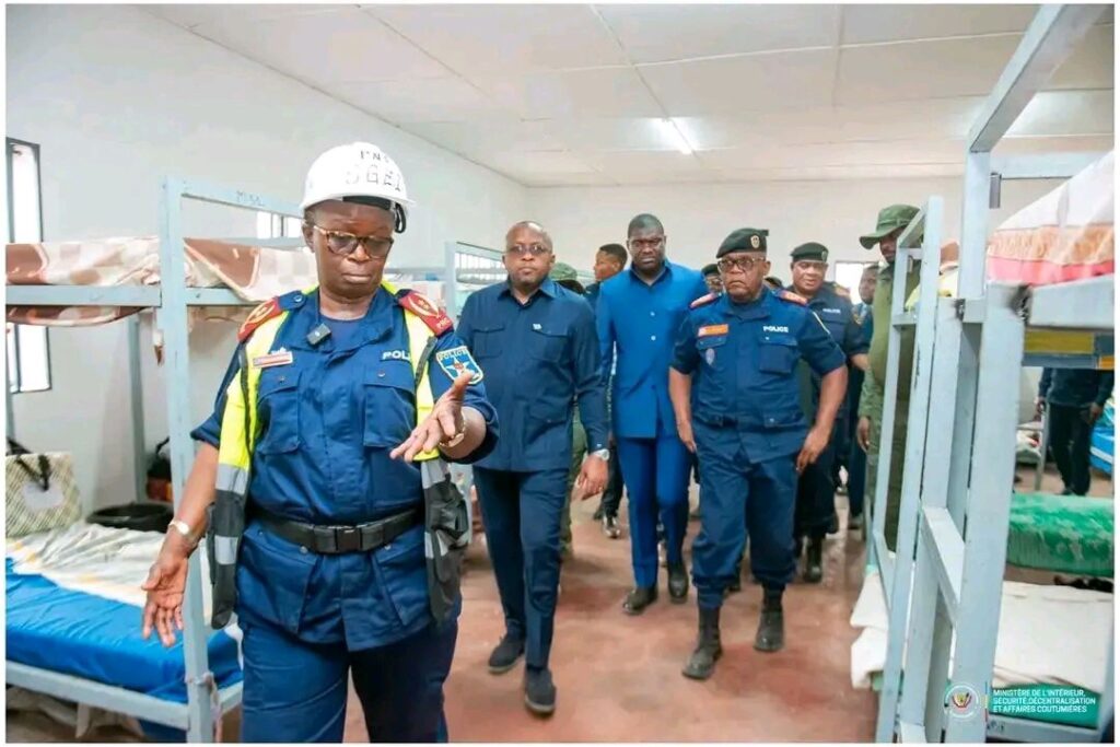 Réforme de la PNC : le VPM Jacquemain Shabani lance la formation de 700 nouvelles recrues à Kasangulu 4 17571877429854548254043762446805